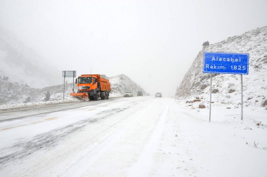 Alacabel beyaz gelinliğini giydi: İşte son durum 3